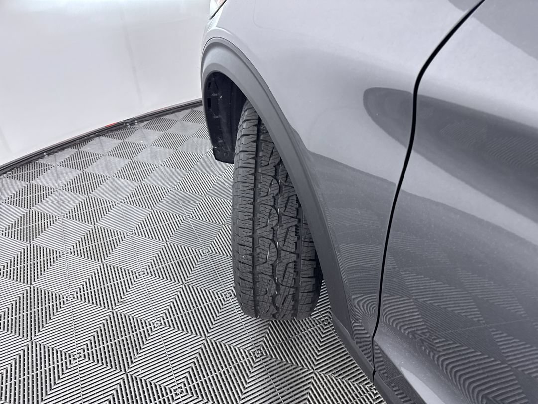 New 2026 Carbonized Gray Metallic Ford Tremor image 28