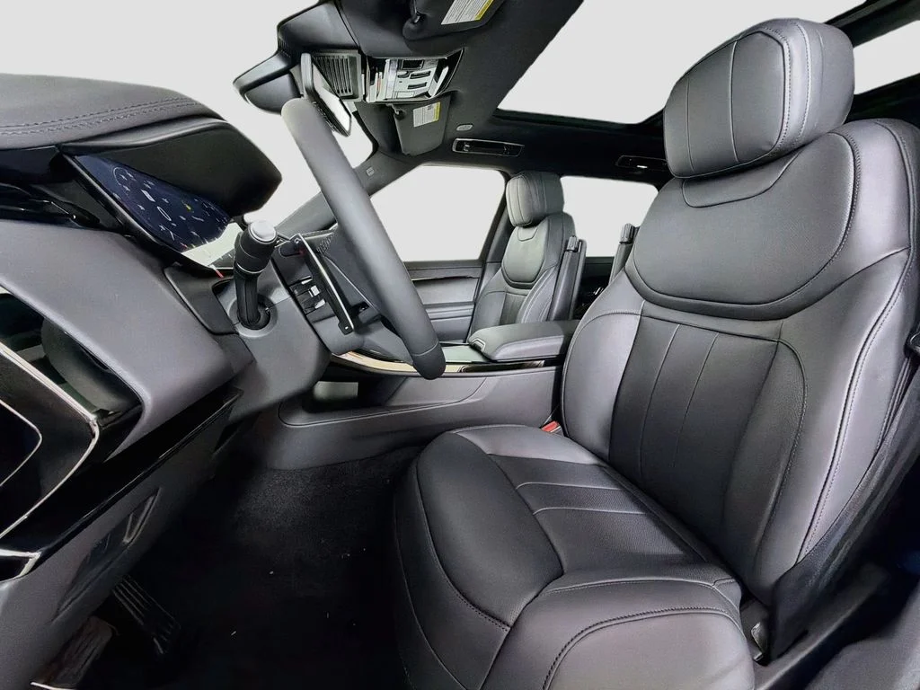 New 2026 Fuji White Land Rover Dynamic SE image 22