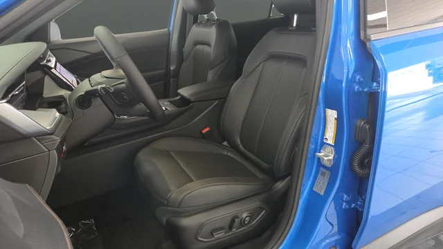 New 2026 Hydro Blue Pearlcoat Jeep Limited image 9