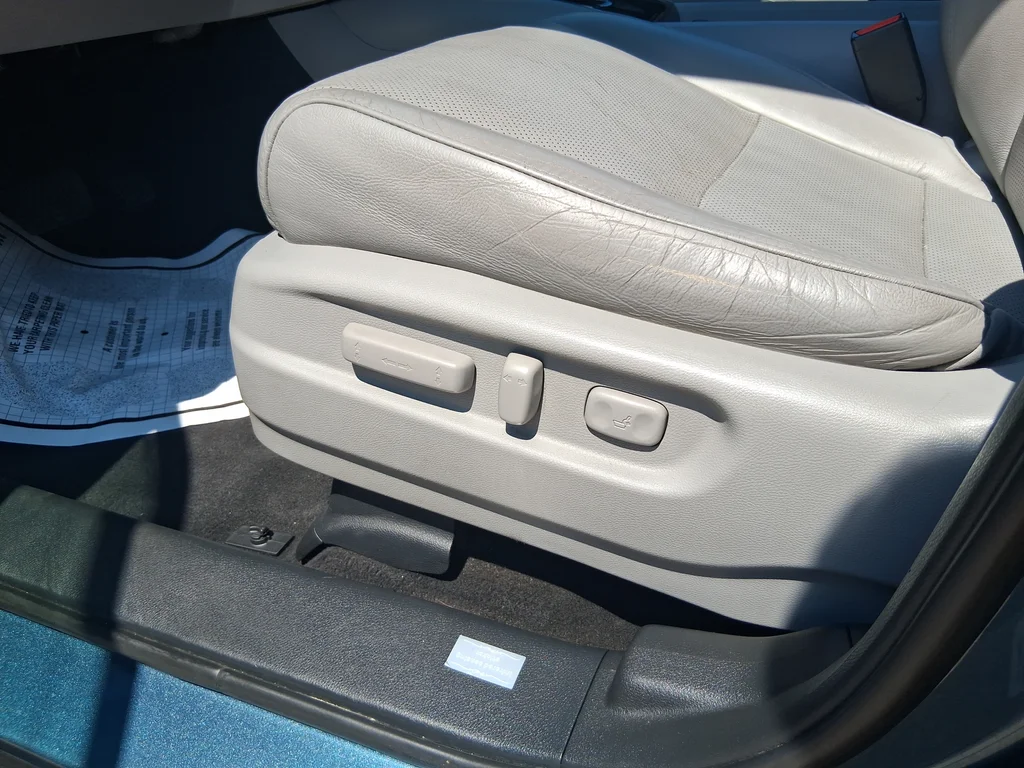 Used 2016 Blue Honda Elite image 17