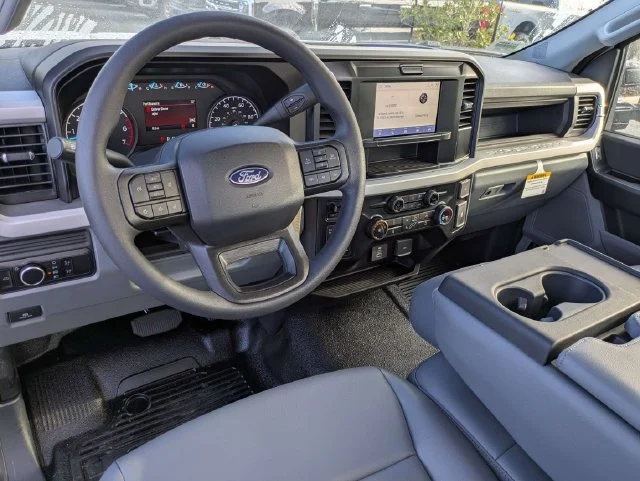 New 2027 Oxford White Ford F-250® XL image 15