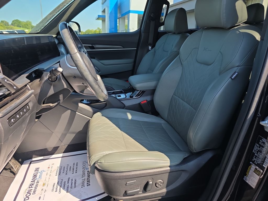 Used 2023 Black Kia SX-Prestige X-Pro image 14