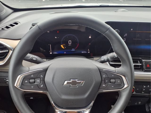 New 2026 Iridescent Pearl Tricoat Chevrolet ACTIV image 9