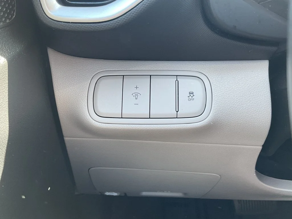 Used 2025 Gray Hyundai SEL image 30