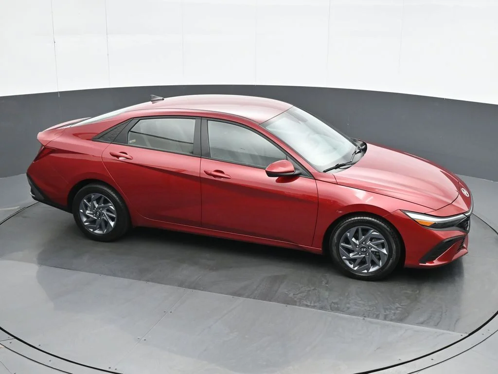 Used 2024 Red Hyundai SEL image 23