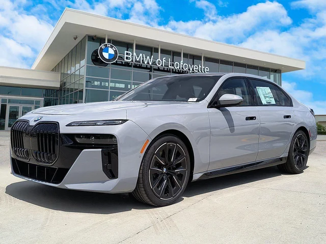 2025 BMW 7 Series 740i Sedan's photo