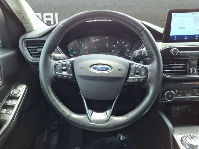 Used 2021 Black Ford SE image 19