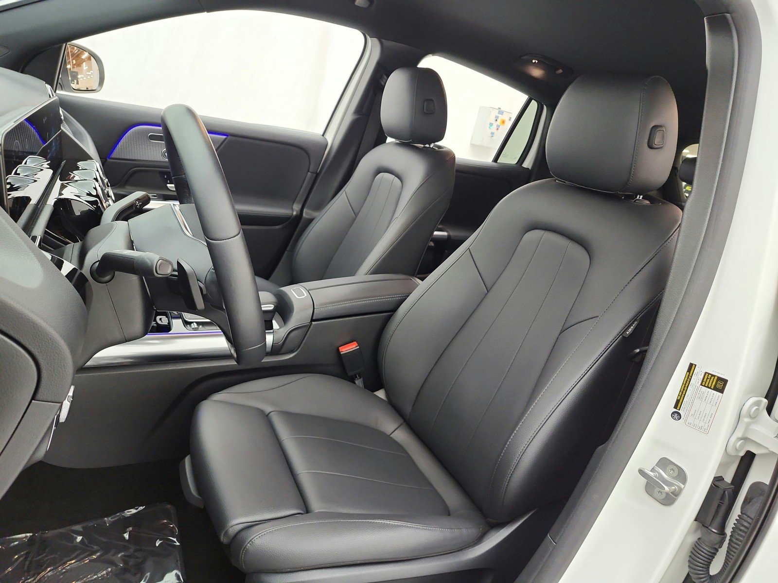 Used 2023 Polar White Mercedes-Benz GLA 250 SUV image 18