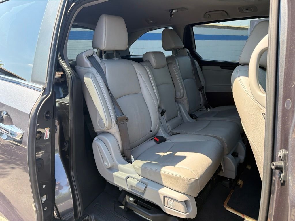 Certified Used 2018 Modern Steel Metallic Honda EX-L image 24