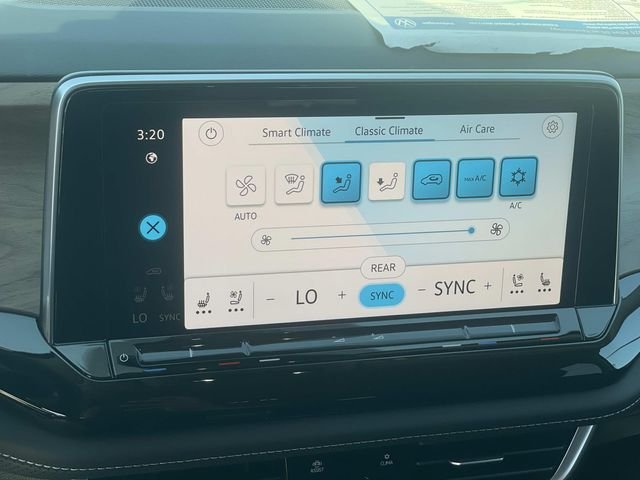 New 2026 Green Volkswagen SE w/Technology image 12
