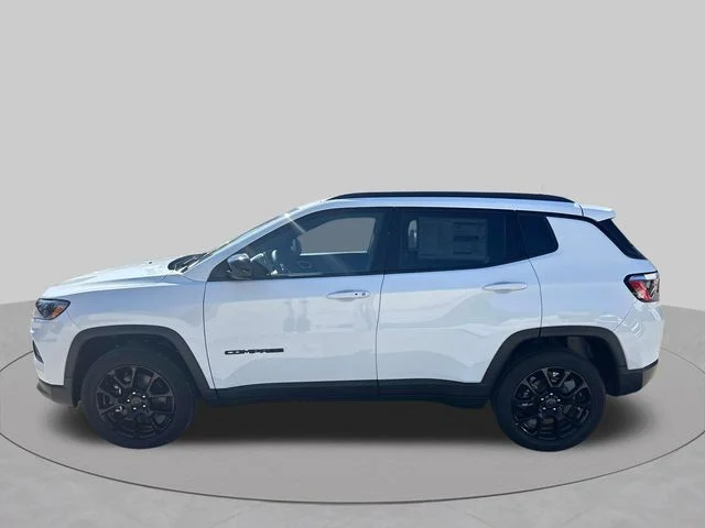 New 2026 Bright White Clear-Coat Exterior Paint Jeep Latitude image 5