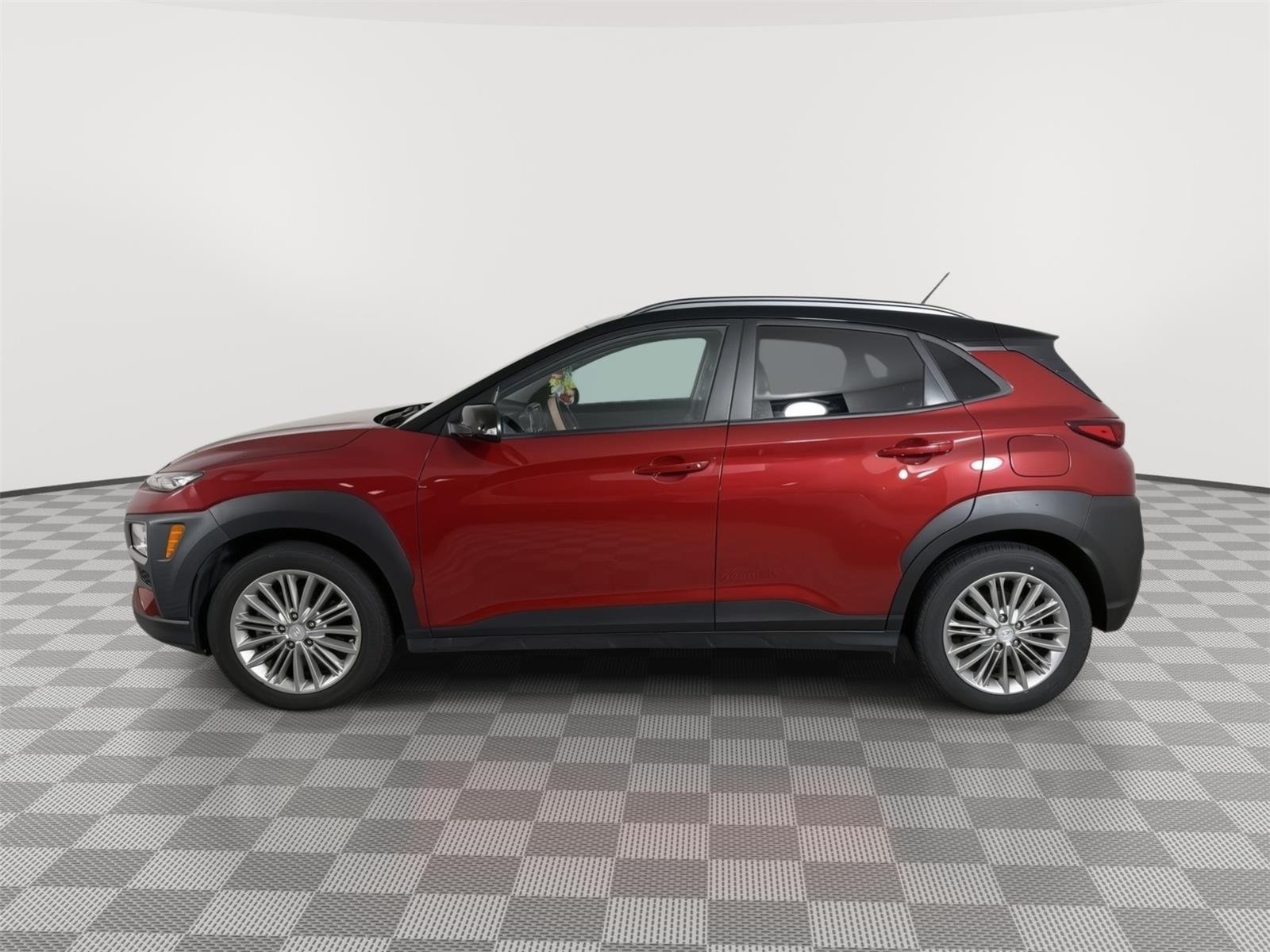 Used 2021 Pulse Red w/Black Roof Hyundai SEL image 4