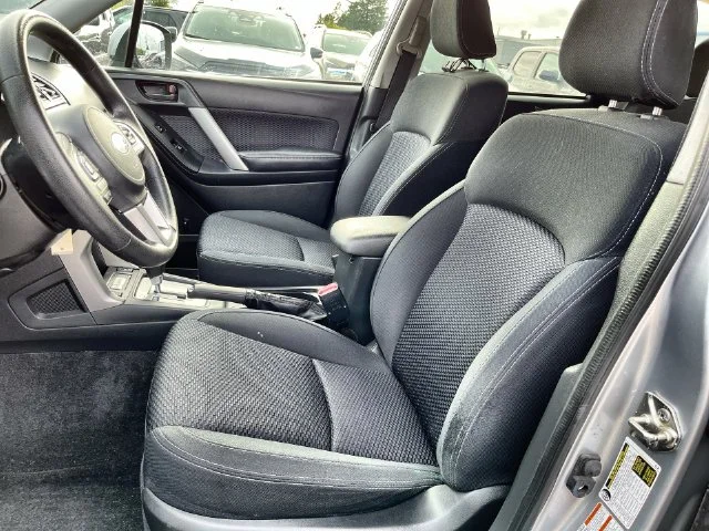 Used 2018 Silver Subaru 2.5i Premium image 15