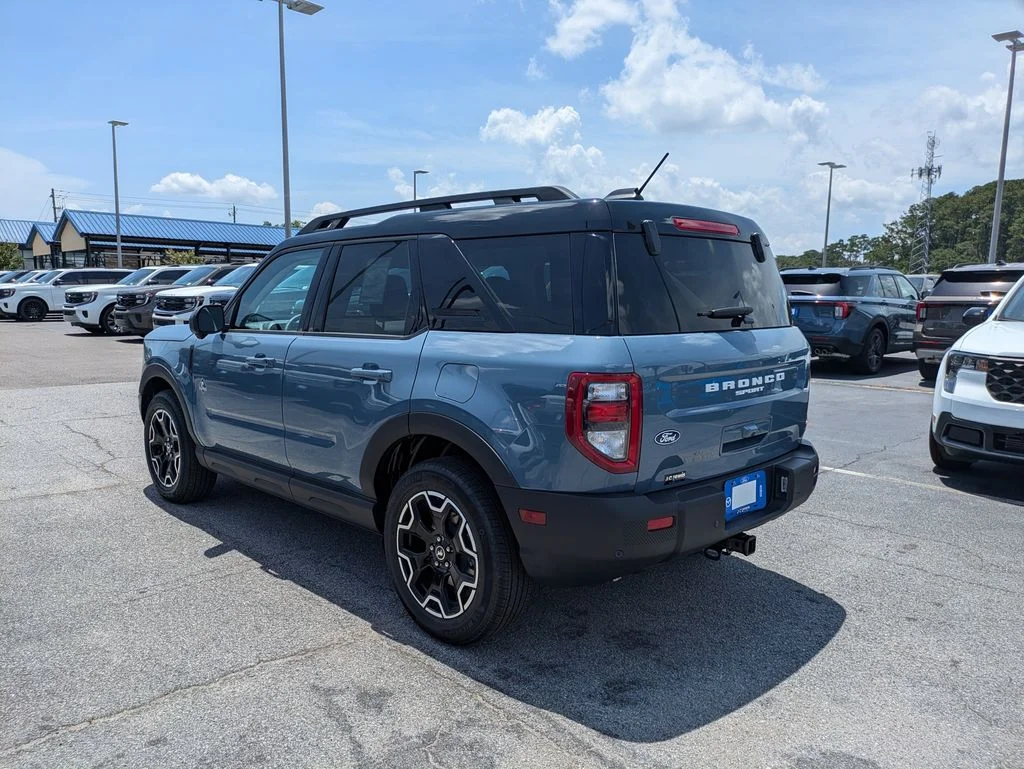 New 2026 Azure Gray Metallic Tri-Coat Ford Outer Banks image 6