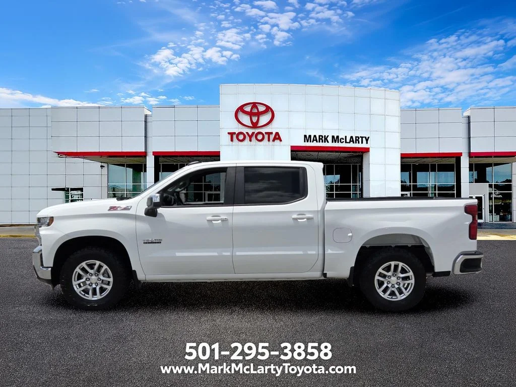 Used 2021 Chevrolet Silverado 1500 LT with VIN 1GCUYDED8MZ322559 for sale in Little Rock