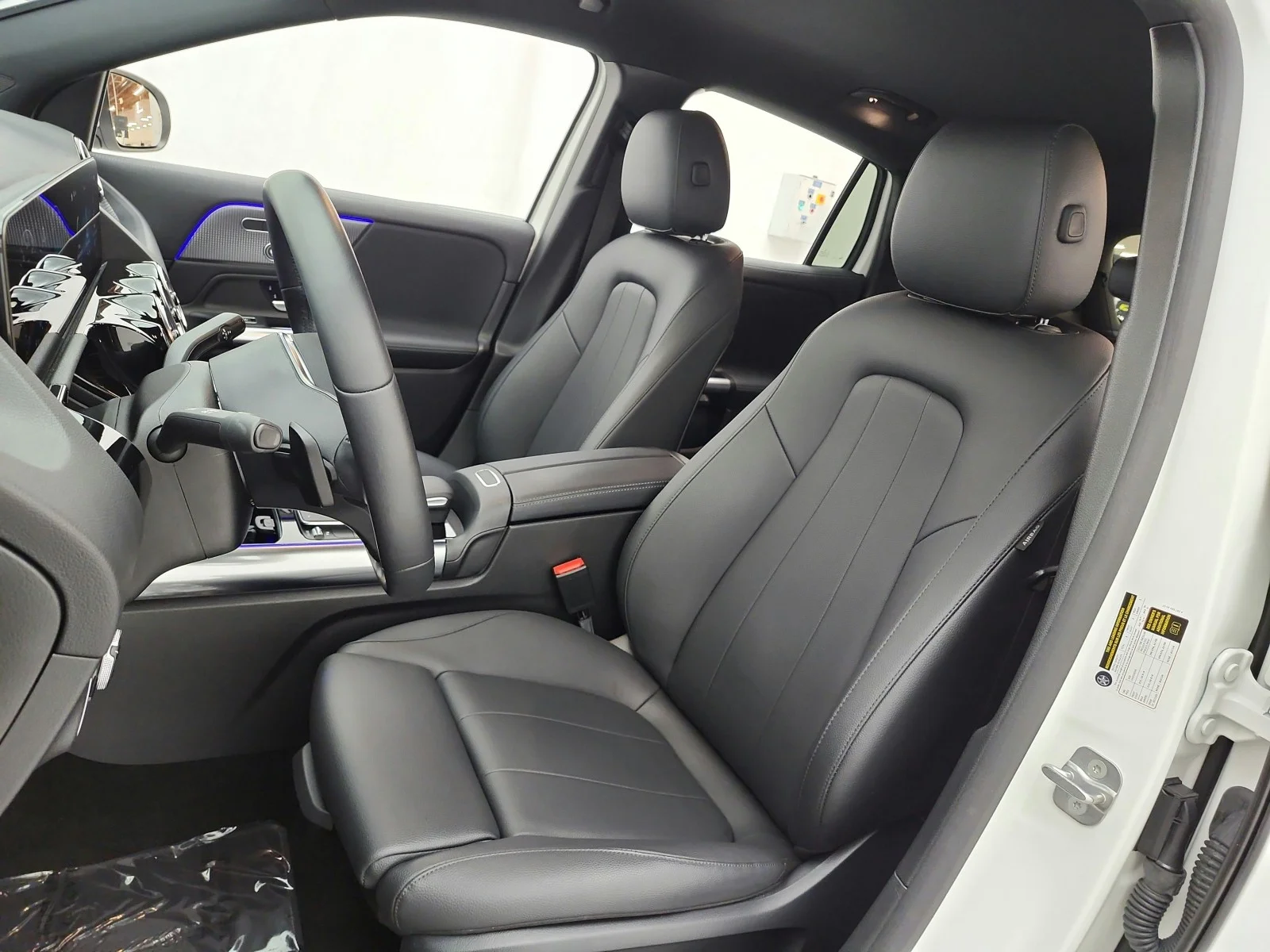 Used 2023 Polar White Mercedes-Benz GLA 250 SUV image 18