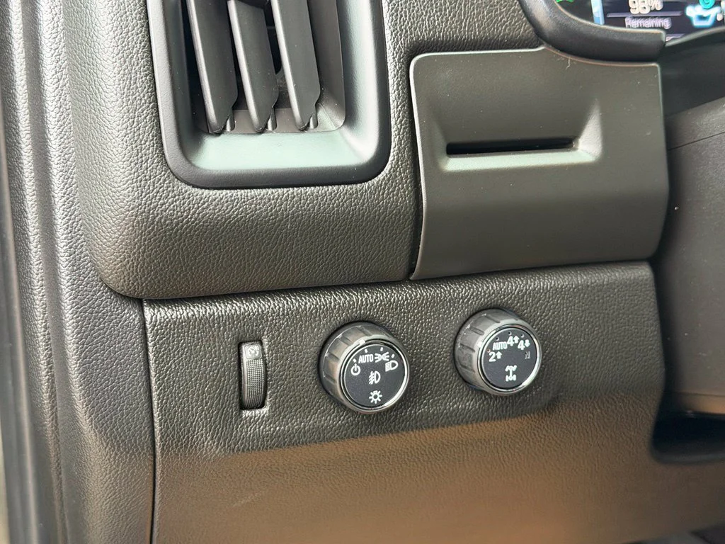 Used 2018 Green Chevrolet LT image 24