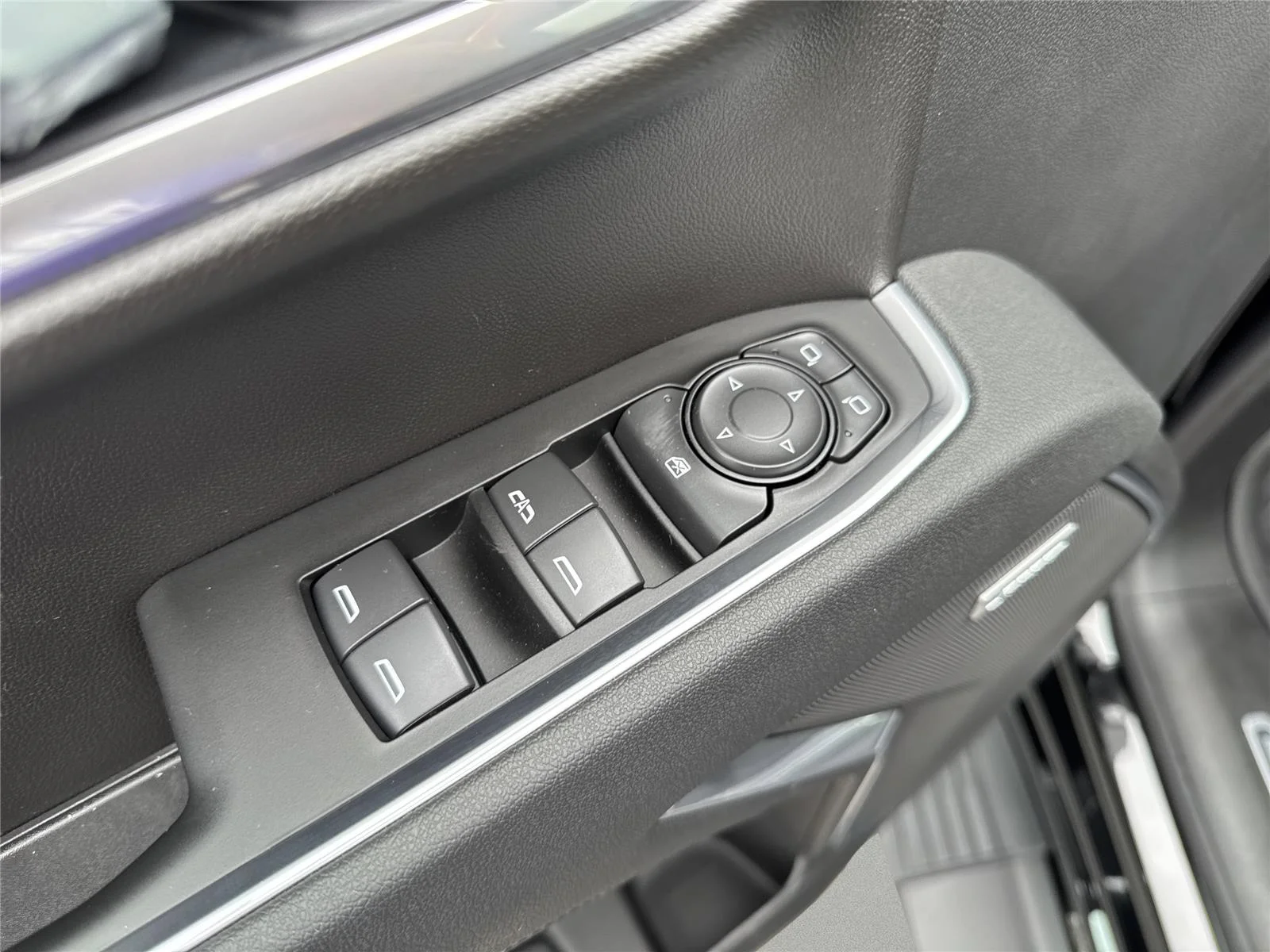 New 2026 Onyx Black GMC Elevation image 30