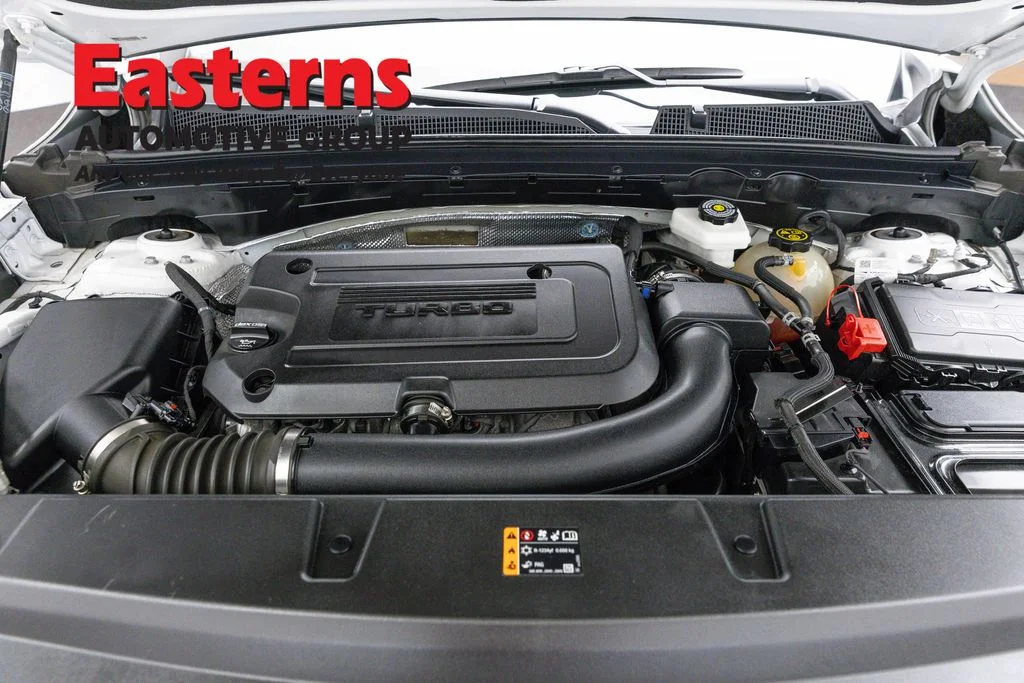 Used 2023 White Buick Essence image 7