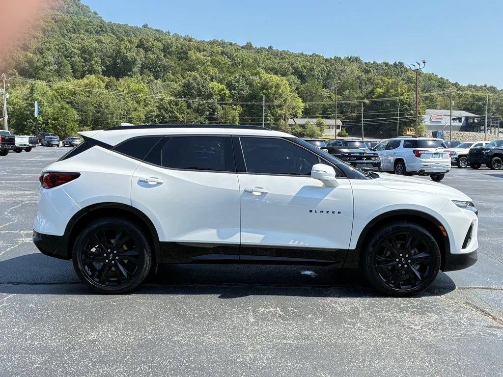 Used 2020 IRIDESCENT PEARL TRICOAT Chevrolet RS image 6