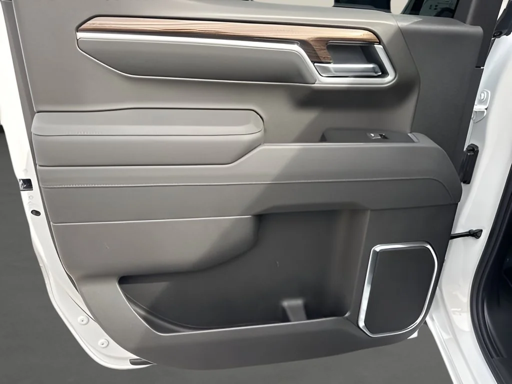 New 2026 Summit White Chevrolet LT image 18