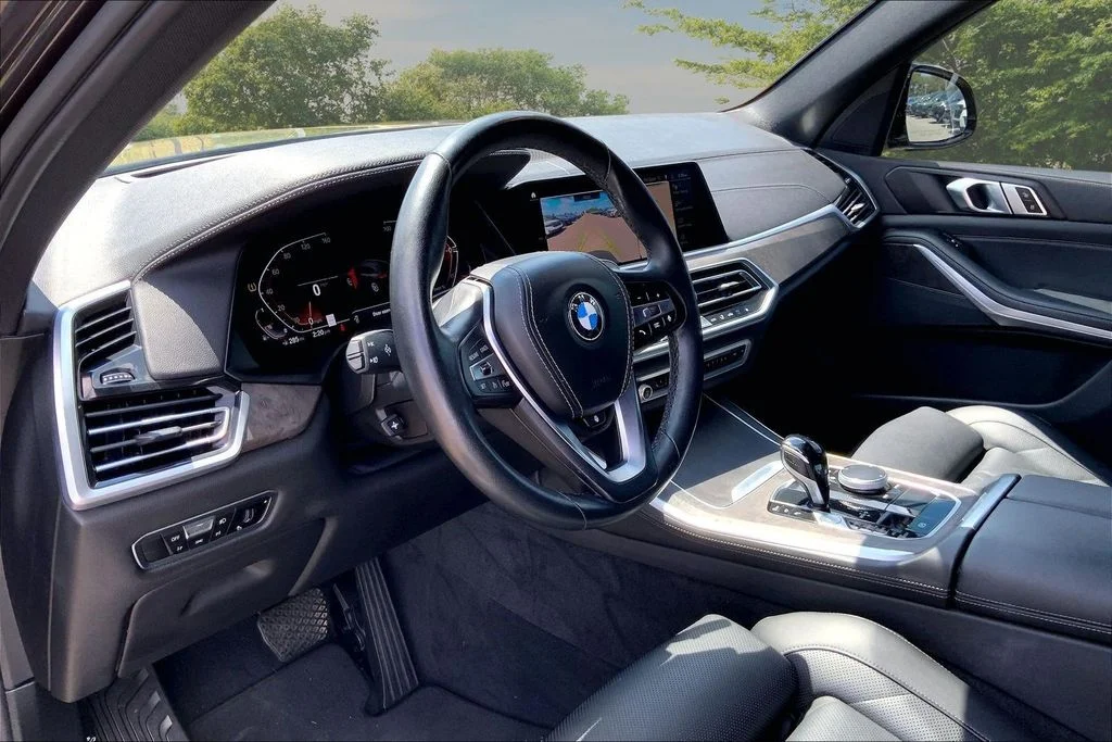 Used 2023 Gray BMW xDrive40i image 17