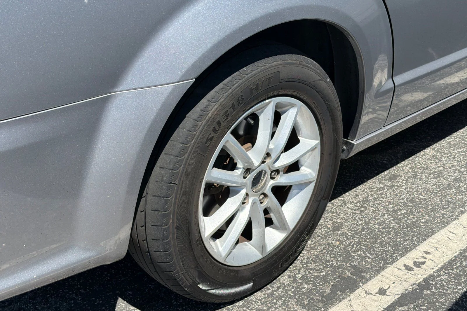 Used 2019 Silver Dodge SXT image 4