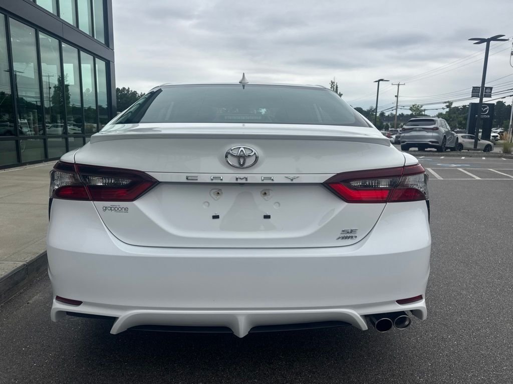 Used 2024 Ice Toyota SE image 4