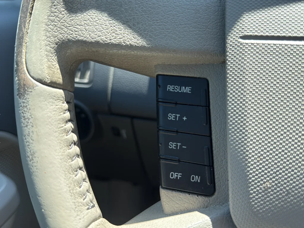 Used 2010  Ford SEL image 15