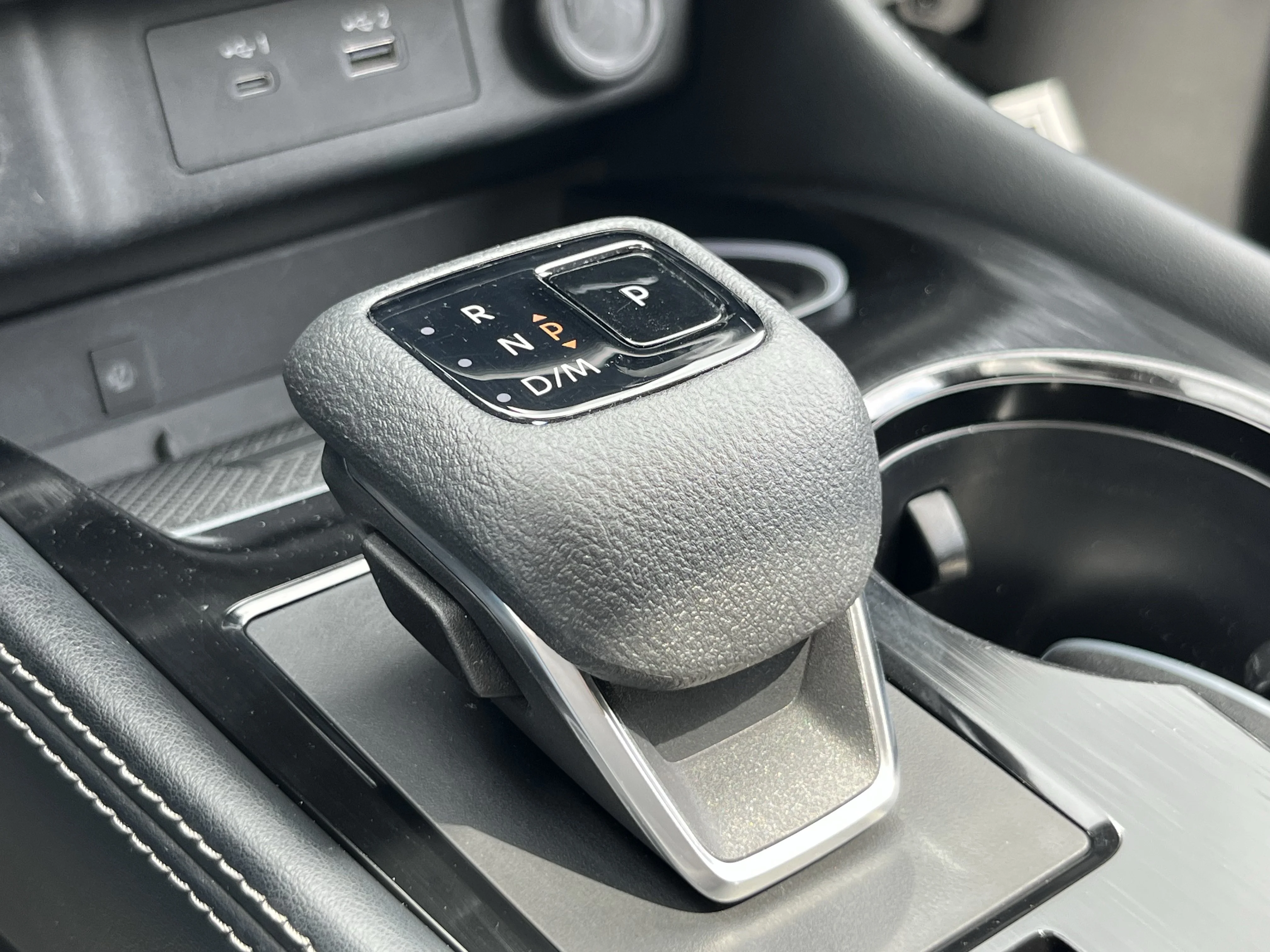 Used 2023 Champagne Silver Metallic Nissan Platinum image 31