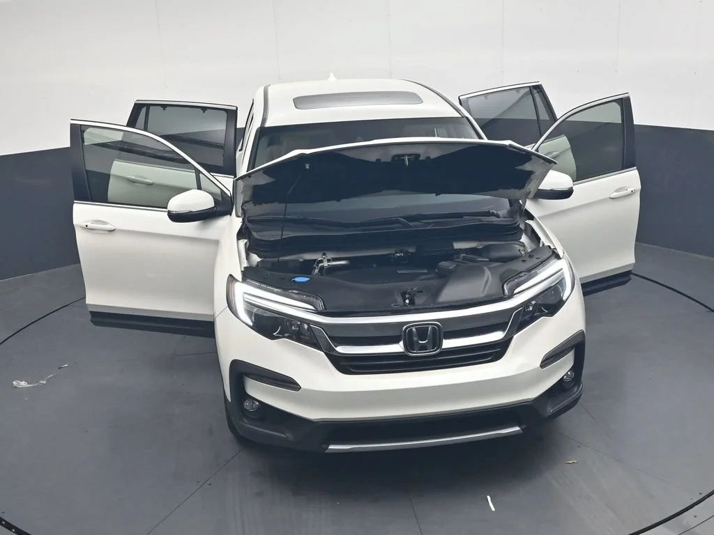 Used 2019 White Diamond Pearl Honda EX-L image 37