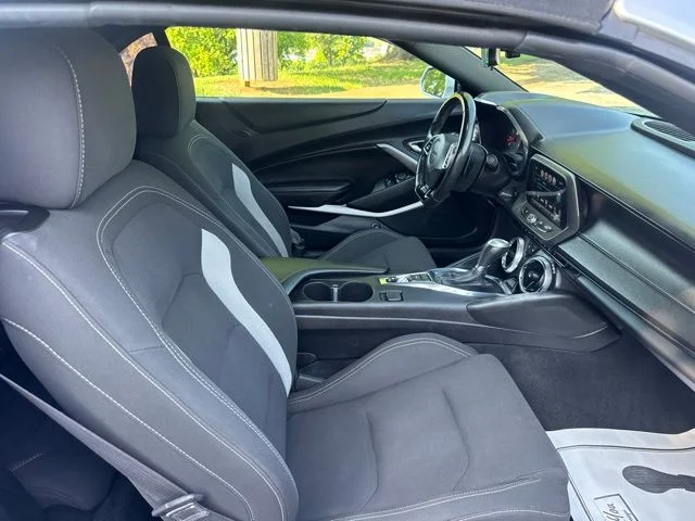 Used 2017 Silver Chevrolet SS image 10