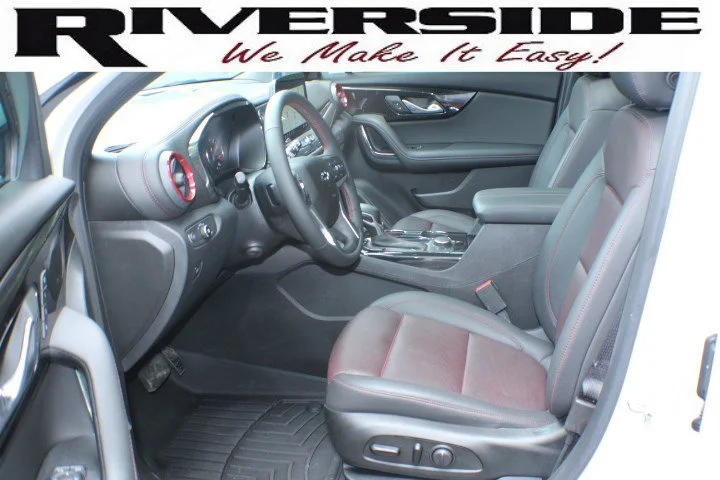 Used 2023 Iridescent Pearl Tricoat Chevrolet RS image 15