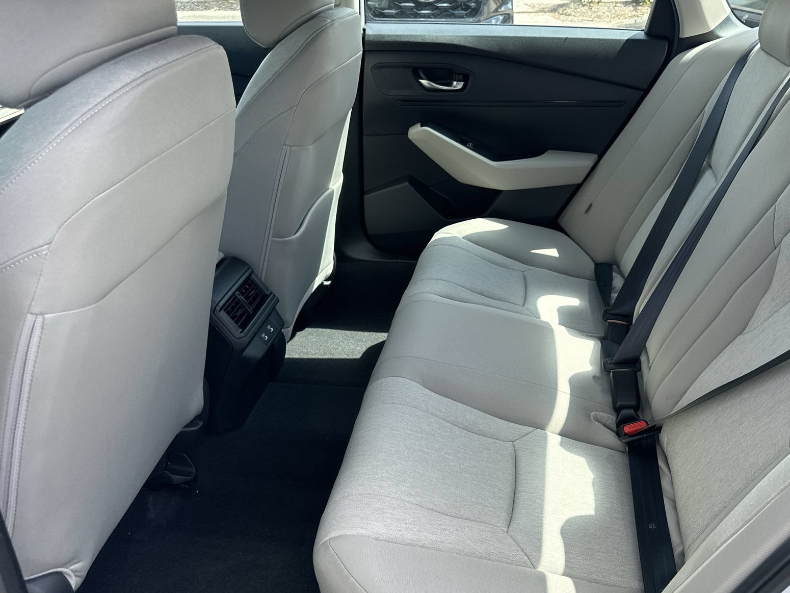New 2026 Platinum White Pearl Honda SE image 17