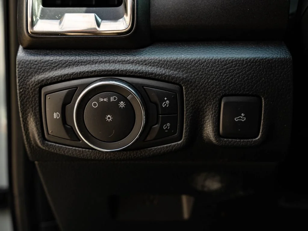 Used 2021 Cactus Gray Ford Lariat image 42