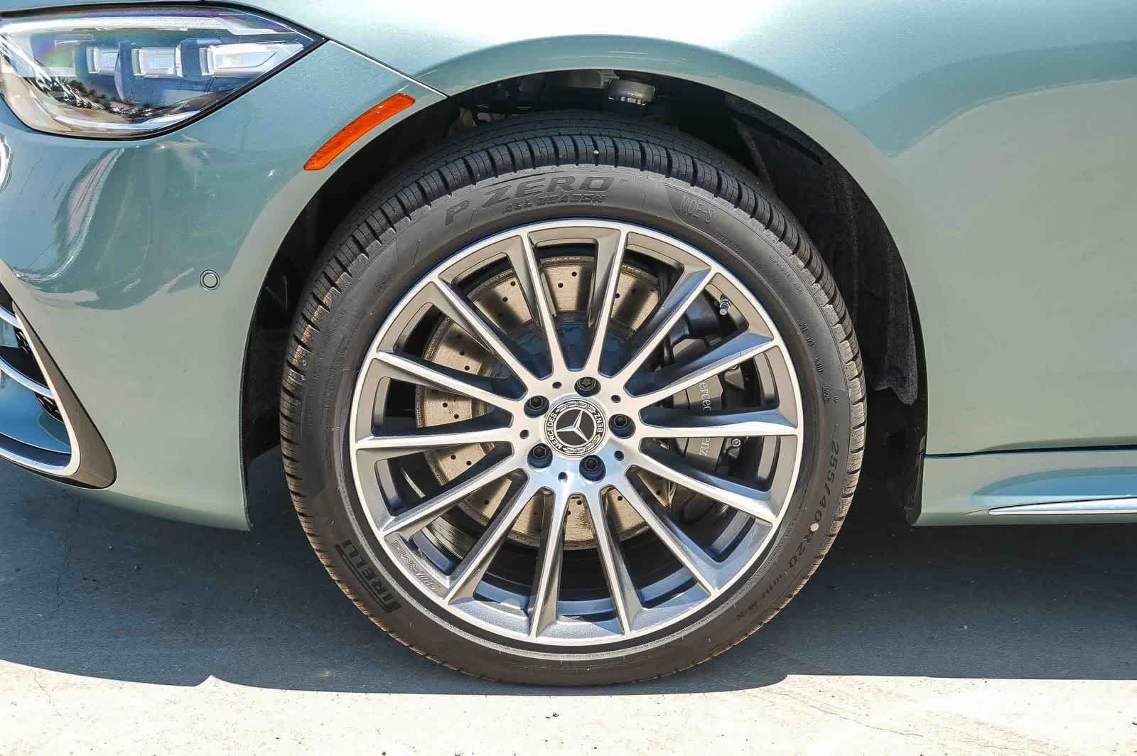 New 2026 Verde Silver Metallic Mercedes-Benz S 580 image 10