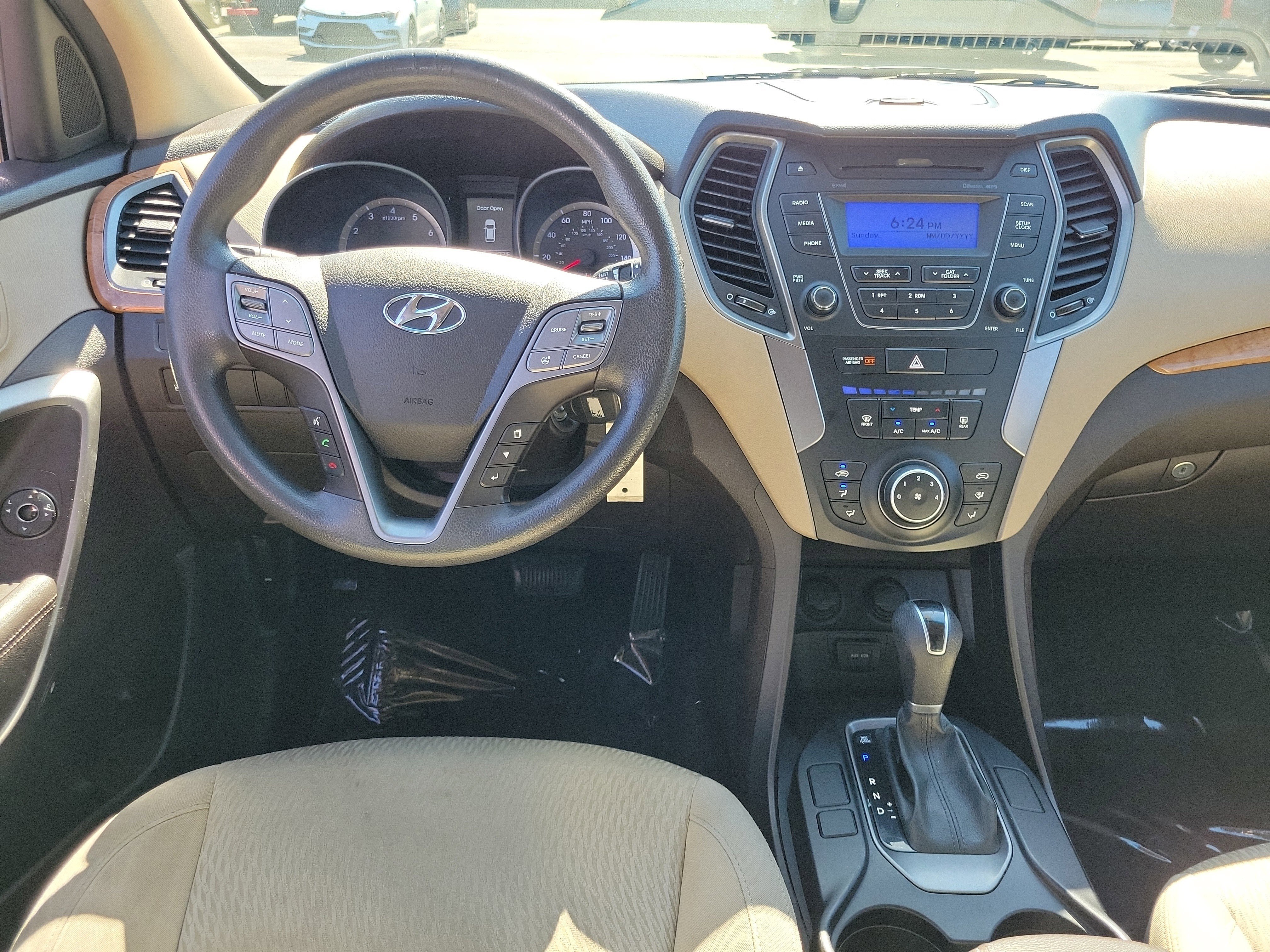 Used 2015 Canyon Copper Hyundai Base image 10