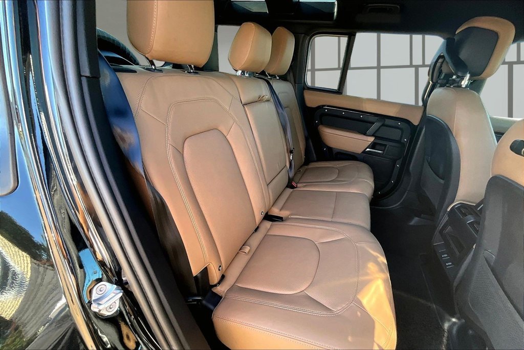 Certified Used 2026 Santorini Black Metallic Land Rover X-Dynamic SE image 27