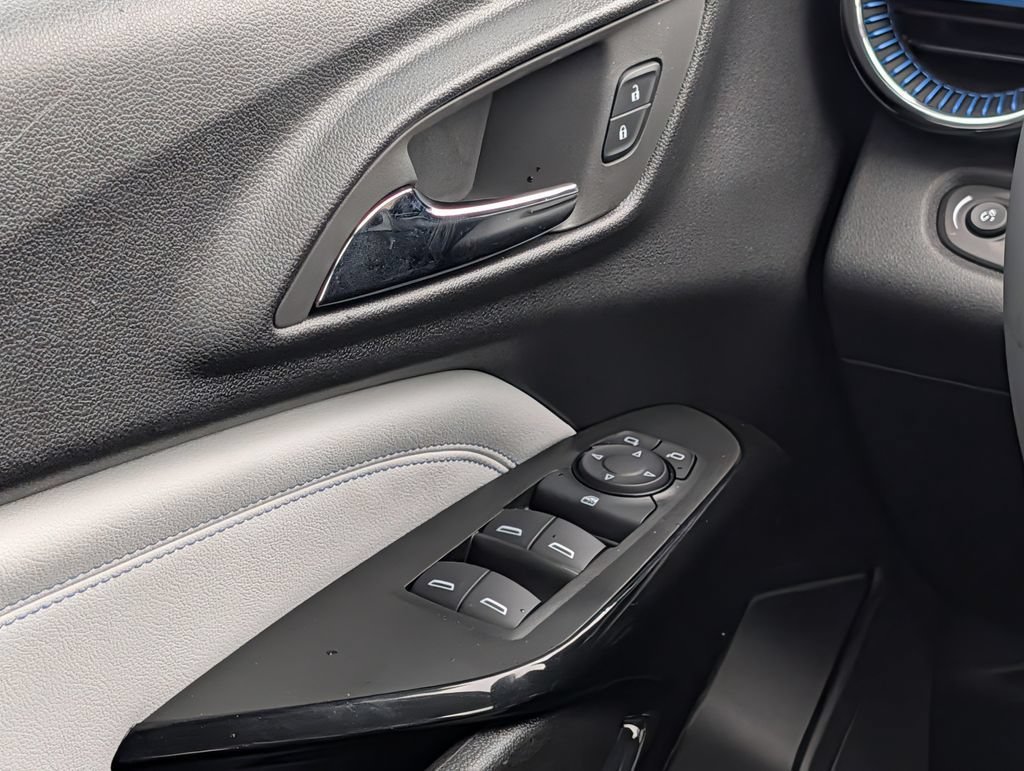 2026 Chevrolet Trax LT - Photo 9