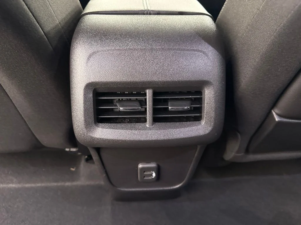 Used 2024 White GMC SLE image 19