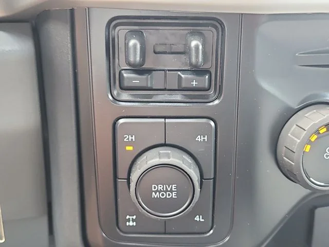 New 2027 Oxford White Ford XL image 25