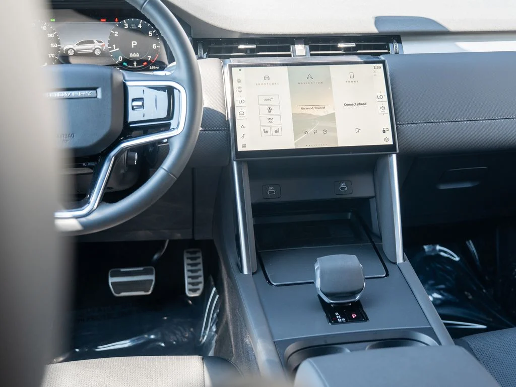 Certified Used 2025 Black Land Rover SE image 21