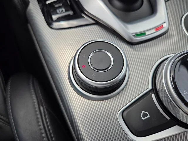 Used 2022 White Alfa Romeo Veloce image 30