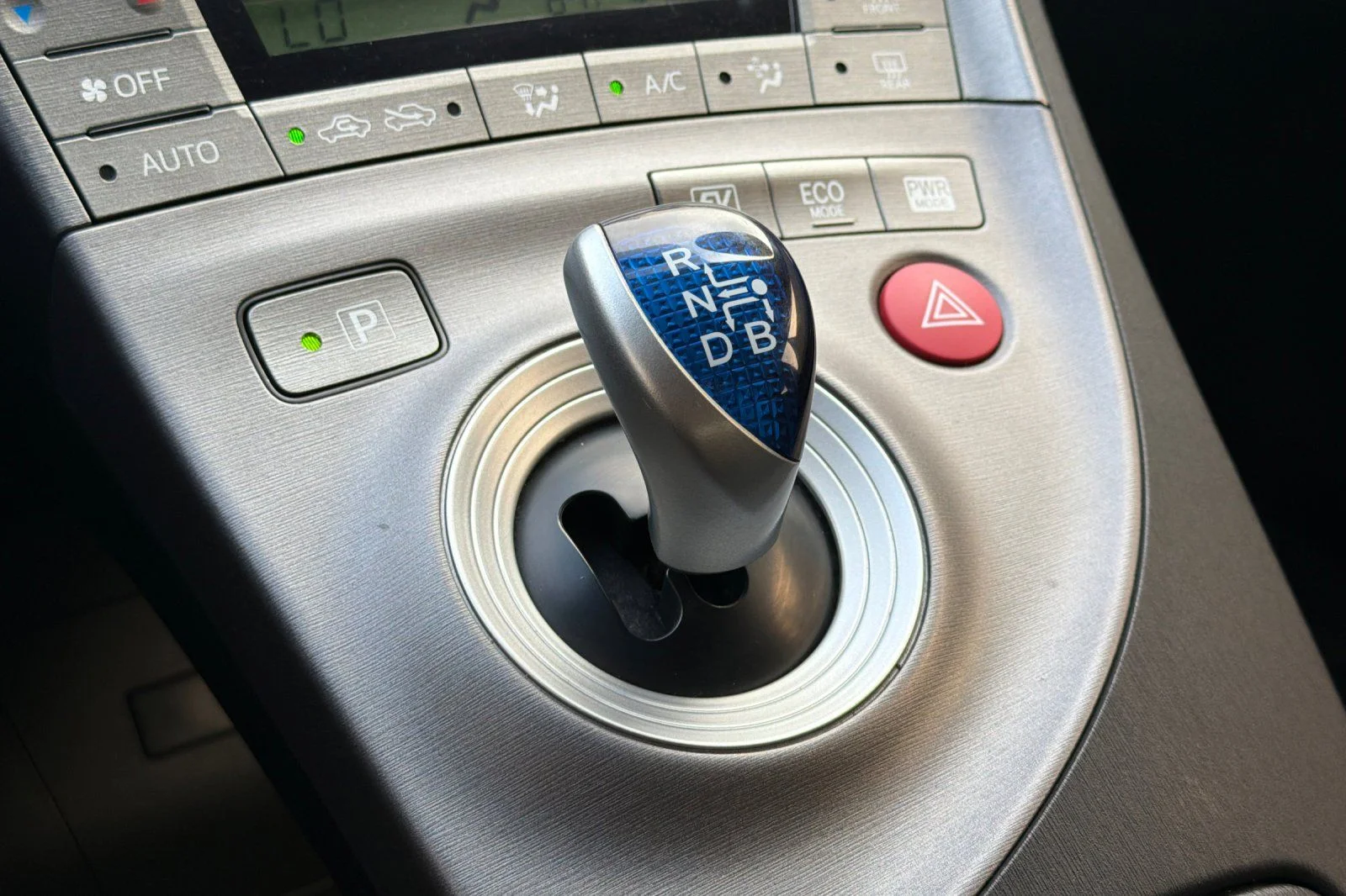 Used 2015 Red Toyota Two image 27