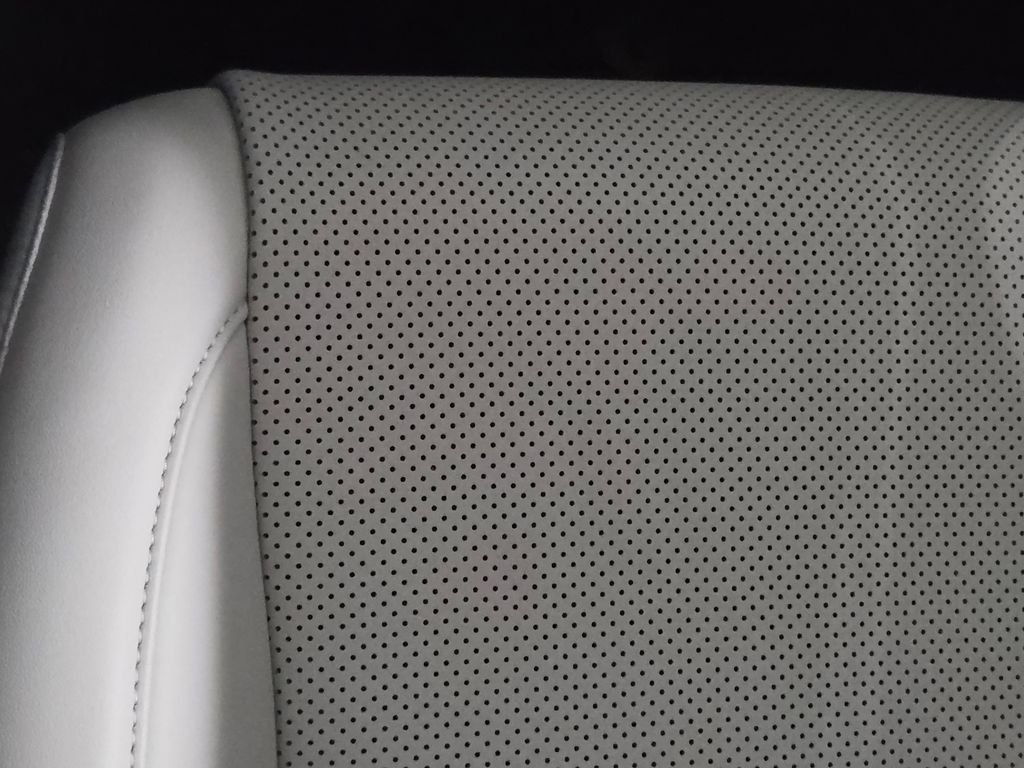 Used 2025 White Hyundai SEL image 28