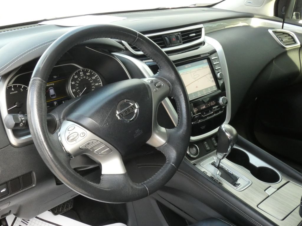 Used 2015 Silver Nissan SL image 7