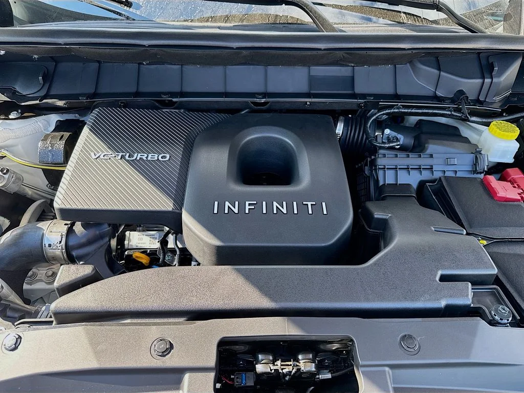 Certified Used 2026 White INFINITI LUXE image 34