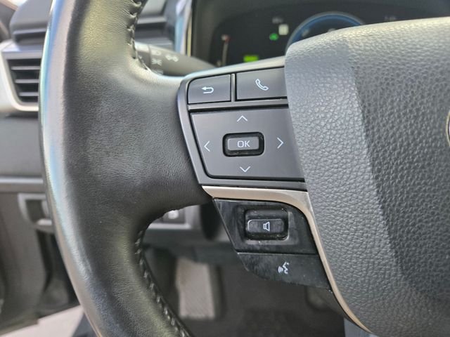 Used 2025  Toyota LE image 19