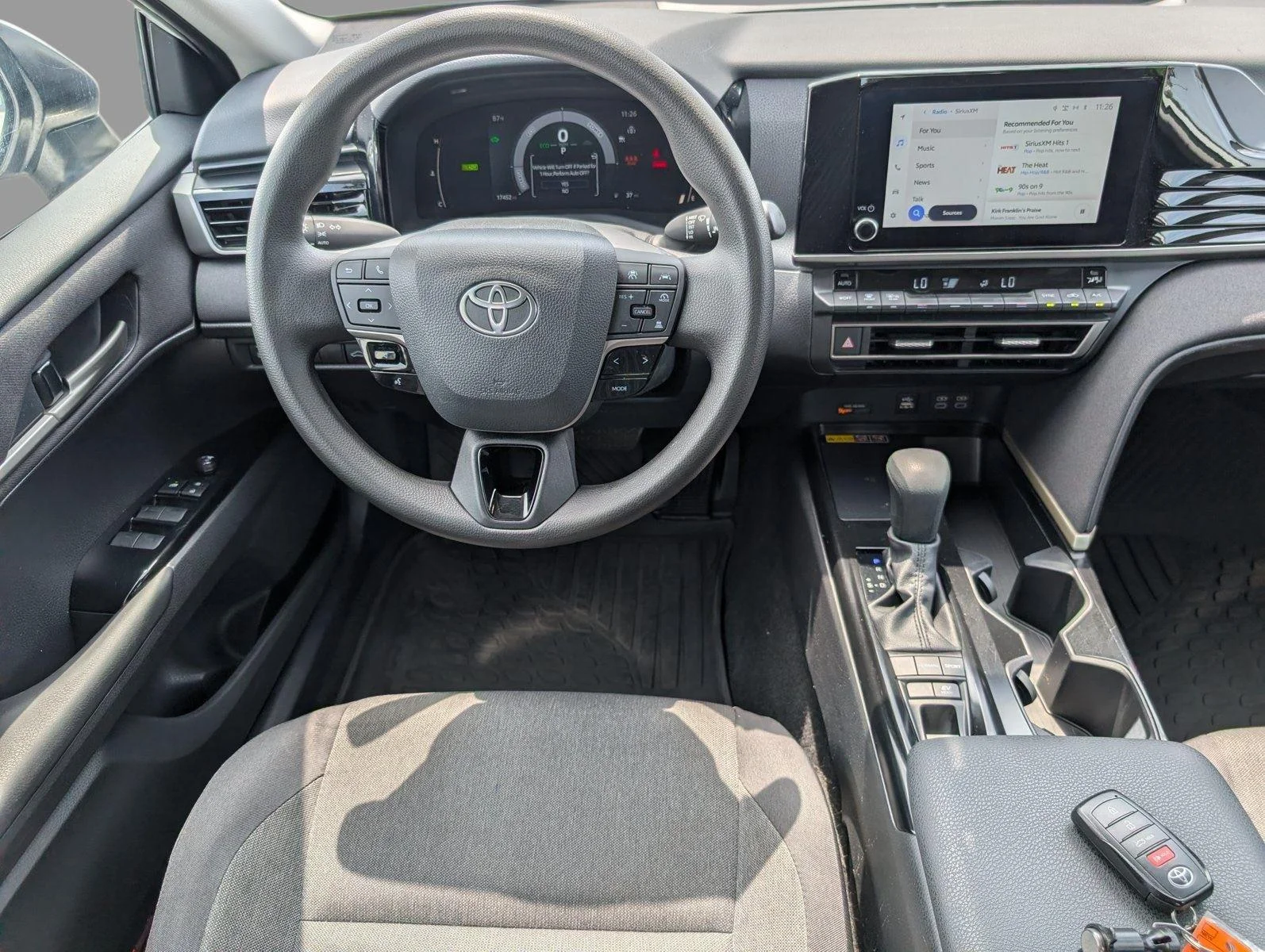 Used 2025 Ice Cap Toyota LE image 28
