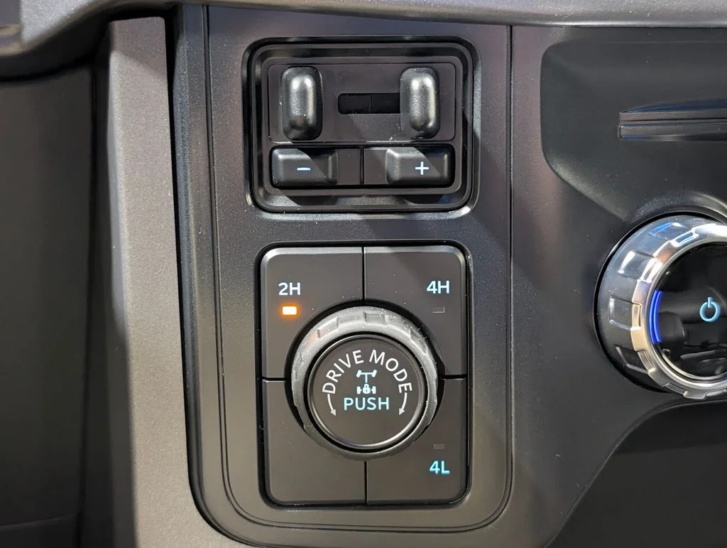 New 2026 Iconic Silver Metallic Ford XLT image 8